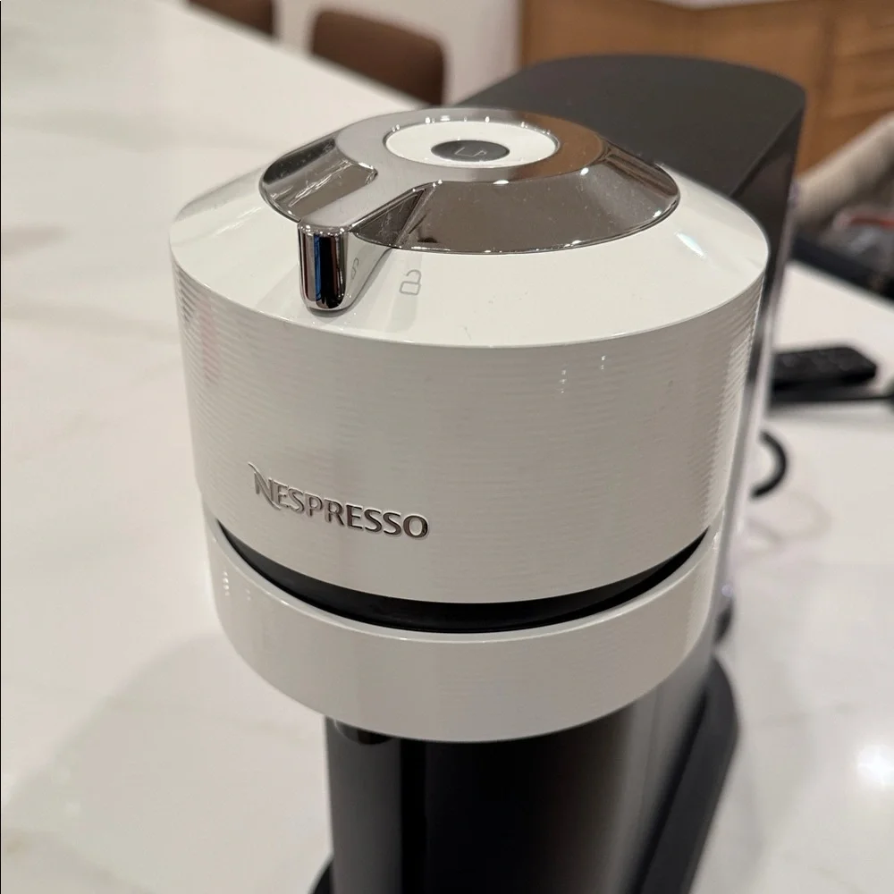 Nespresso by De'Longhi Vertuo Next Coffee and Espresso Machine